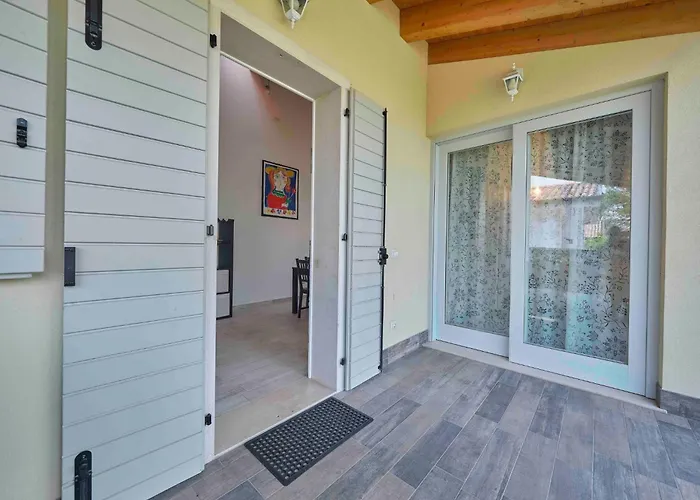 Schoenes Batik By Interhome *