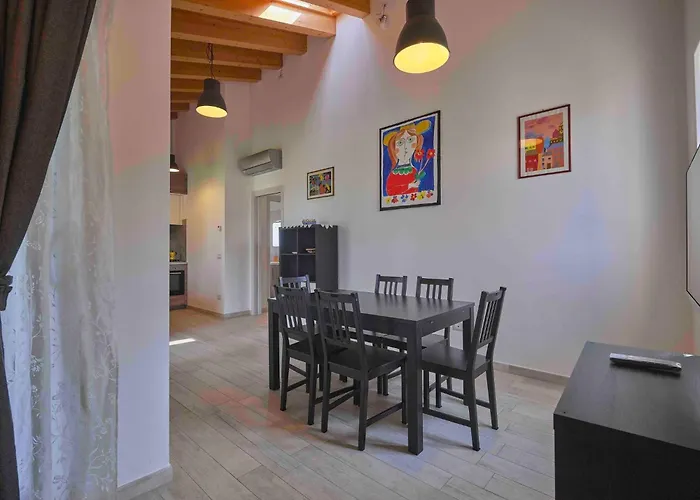 Schoenes Batik By Interhome