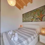 Holiday home Schoenes Batik By Interhome