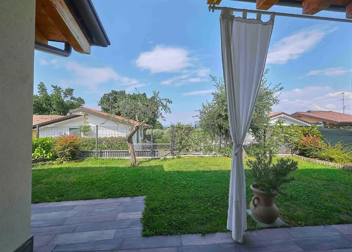 Holiday home Schoenes Batik By Interhome