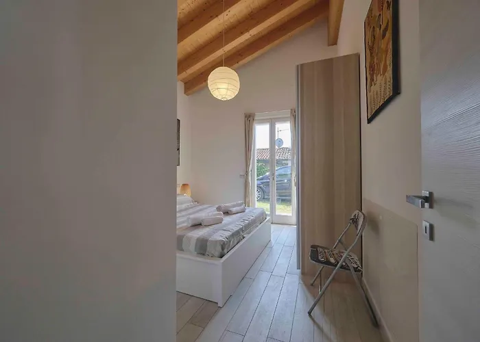 Schoenes Batik By Interhome