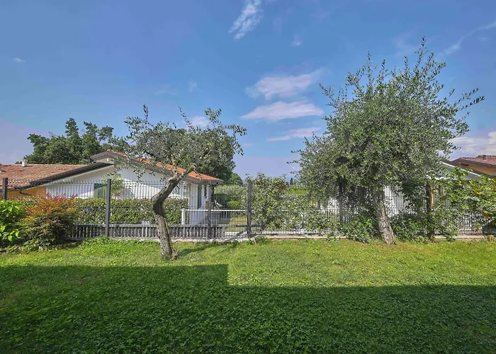 Holiday home Schoenes Batik By Interhome