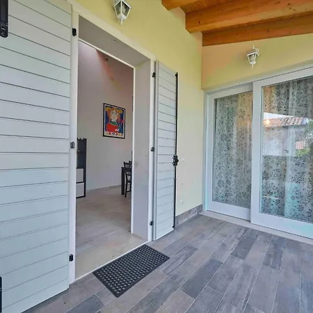 Schoenes Batik By Interhome *