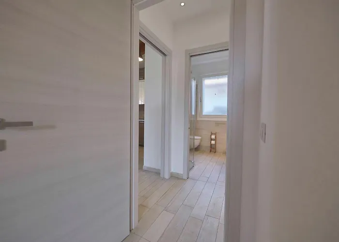 Schoenes Batik By Interhome